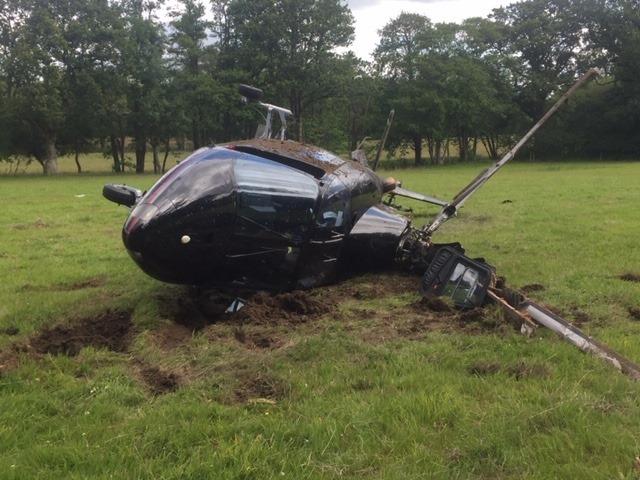 Emergency services race to Dorset field after helicopter crash https://t.co/Li25GkXiRx #bladeslapper https://t.co/7uDYtaxUF4