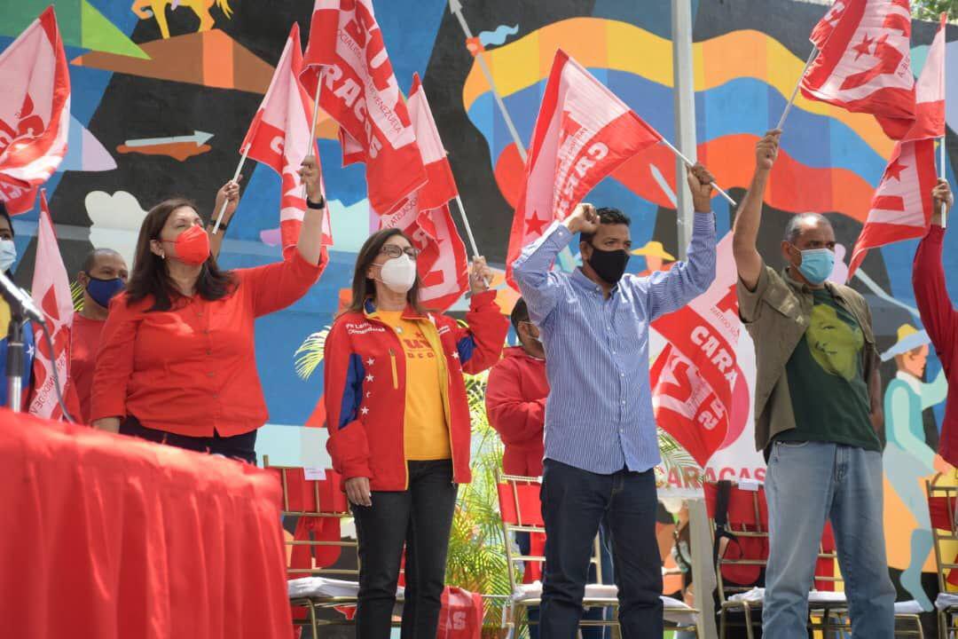 Tremendo arranque de campaña del <a href="/PartidoPSUV/">PSUV</a>, con la firma de compromiso de las y los precandidatos. El Pueblo Bolivariano y Chavista movilizado en los estados y municipios, rumbo a las Elecciones Primarias Abiertas del #8Ago y las Megaelecciones del #21Nov. ¡Venceremos!