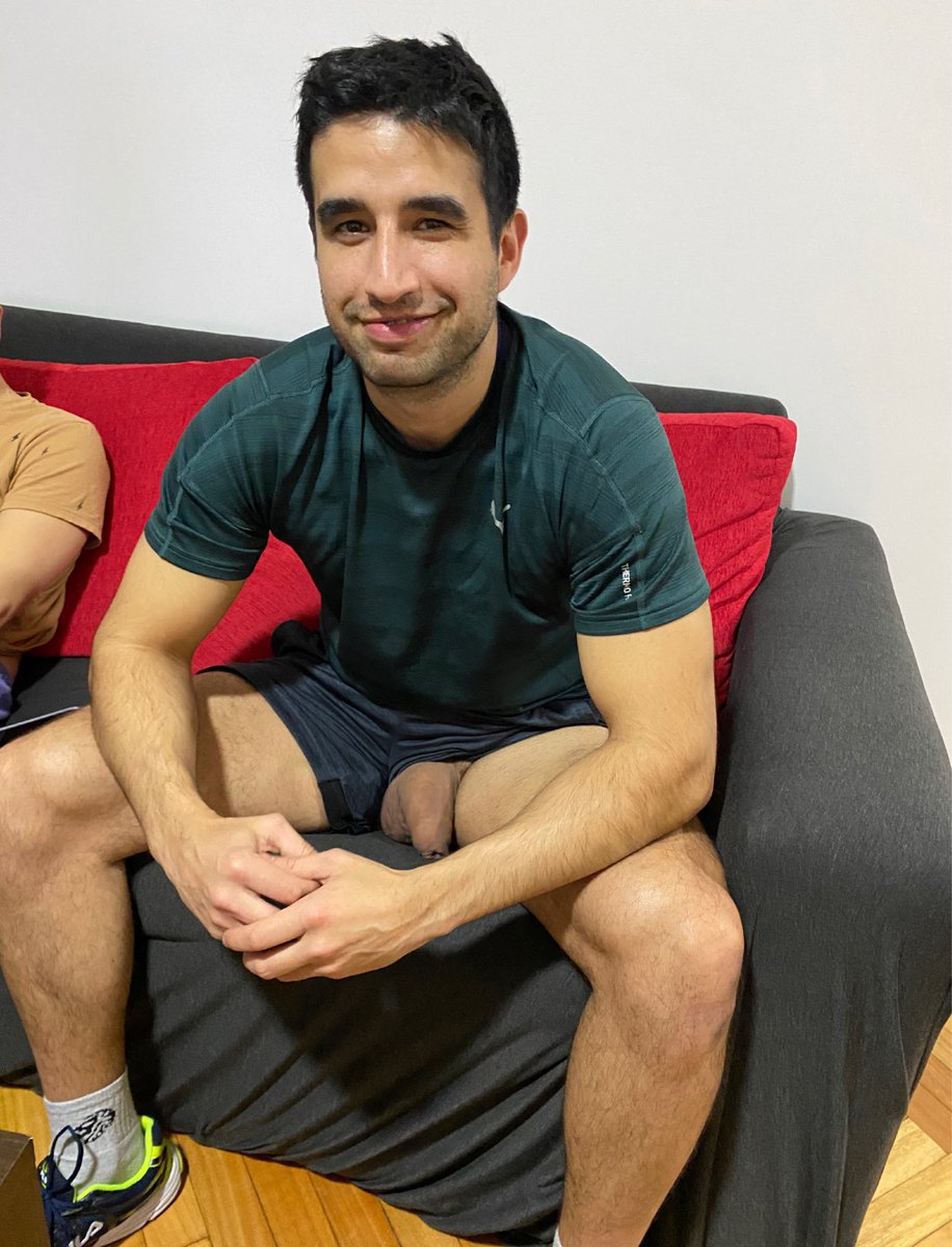 slavco37's tweet photo. Esta perrona la Marca de la calceta de ese Broo, no ? https://t.co/ZPsdWeioEt