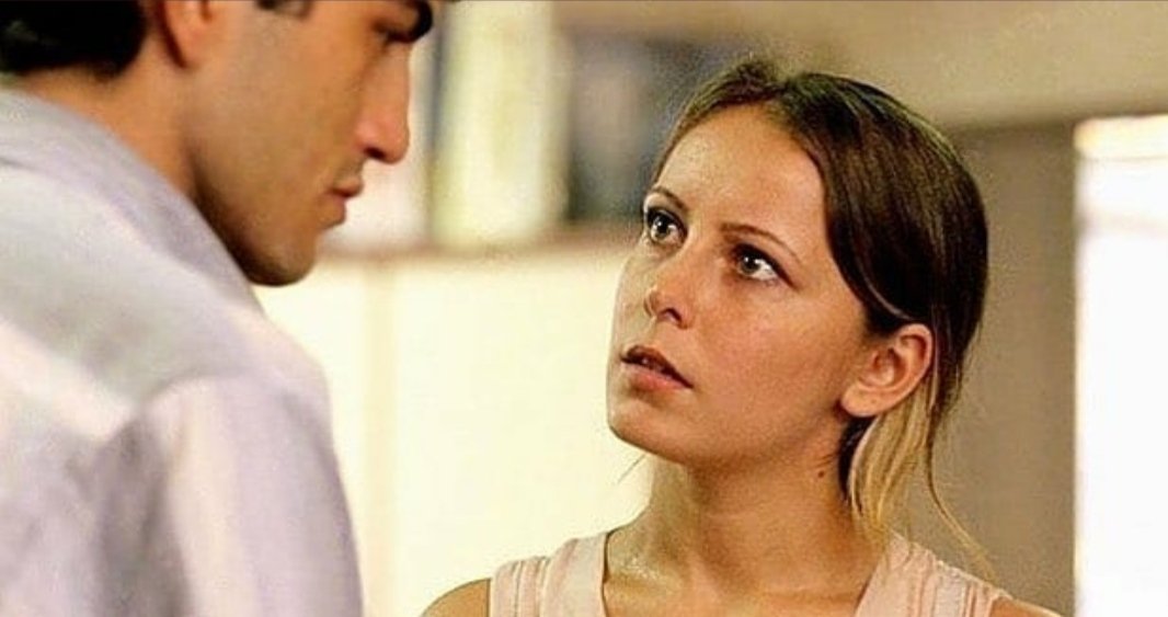 Gözümde o kadar imkansız kılınmışsın ki, hayallerimde kusursuzsun..