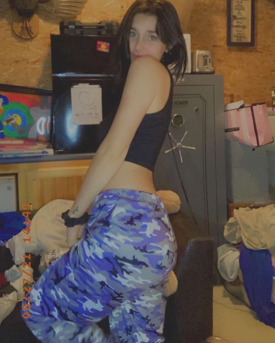 sophie69933497's tweet photo. Got a bunch of new content!! Made a new bio go check it out link in bio #onlyfanspromo #onlyfansvideos #linkinbio #content #AdultWork #contentcreators #cashapp #boyandgirlcontent #premiumaccounts #Premium https://t.co/4XsDB4cbUL