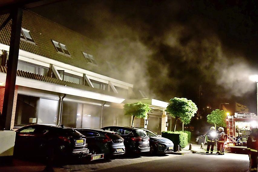 Hotel De Gouden Leeuw in Voorschoten ontruimd wegens brand dlvr.it/S3pjQX
