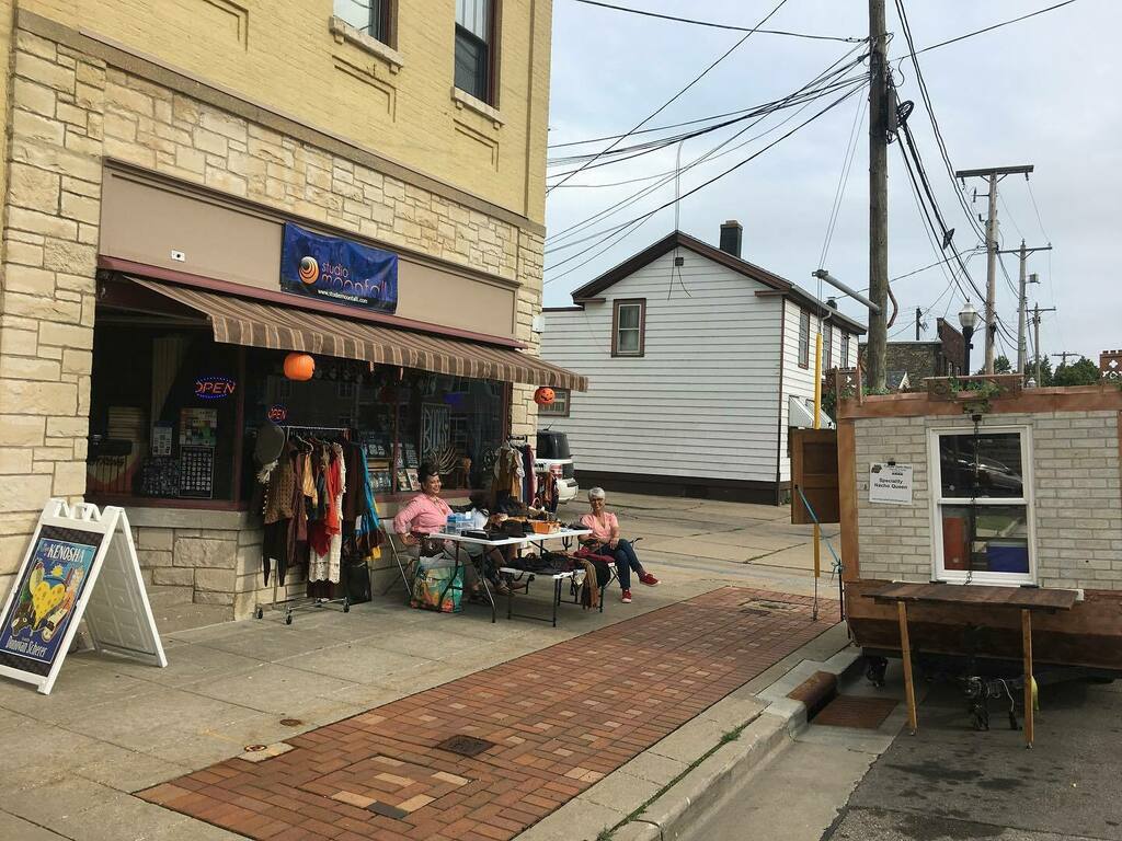 Ren Faire Garb Swap! Nacho Queen! 
Here till 7pm! instagr.am/p/CRXSwm3JWJ8/