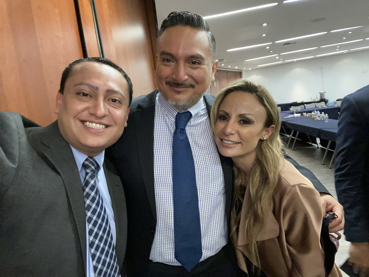 joseeduardoecon's tweet photo. Súper team hoy en el Senado, puro talento @FerBetancourt9 @MarianaPadilla @carmenjoaquinmx @alarcondibujos @deniseramosm @ferbelaunzaran @joseeduardoecon @GMonroyEnergy @anapatam_mx @econokafka @lilivelazq08 @LeonEconomista @CarlosTorresF_  gran gusto coincidir! https://t.co/of0ZDfZAvT