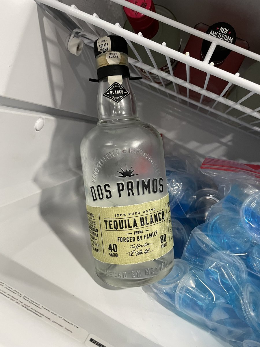 _caarlyfries's tweet photo. Hey @ThomasRhett come to the Infield Section 4 Row F Sites 20 &amp; 21 on the corner and take a shot! Hurry up, it’s almost gone! https://t.co/MZM9nZDpWY
