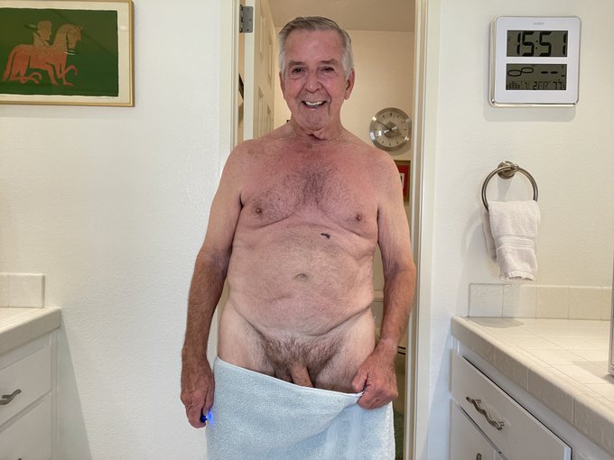 A refreshing shower in this oppressive heat! FOR RACIER CONTENT, https://t.co/Euc7IkLZfE #gayshower #notowel<a href="/tag/gaypride"class="tags"><span>#gaypride</span></a><a href="/tag/papi"class="tags"><span>#papi</span></a><a href="/tag/hung"class="tags"><span>#hung</span></a><a href="/tag/skinnydipping"class="tags"><span>#skinnydipping</span></a><a href="/tag/dilf"class="tags"><span>#dilf</span></a><a href="/tag/commando"class="tags"><span>#commando</span></a>