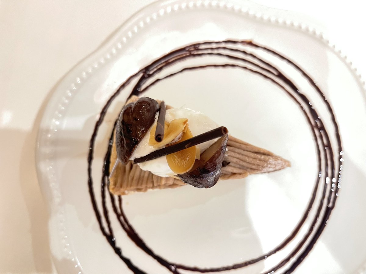 mioeanime's tweet photo. Marron cake in Japan 🧸💗
#kawaii #lovely #lovelysuger #suger #TasteofLove https://t.co/cUHEvLDwti