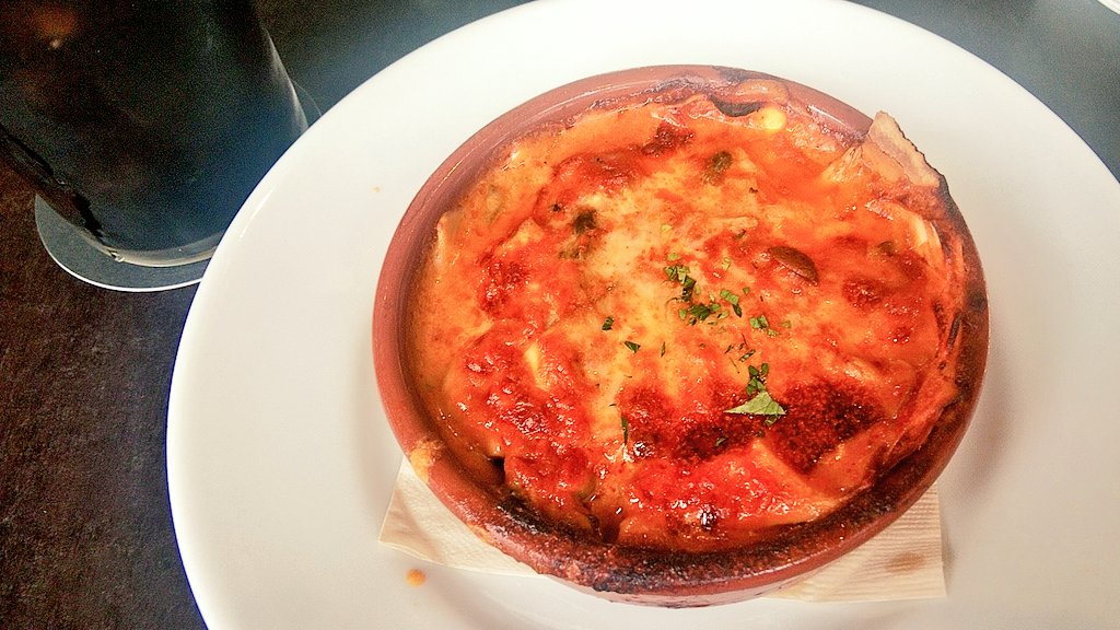 ベベ いただきまーす 昨日のお昼ごはん 病院帰りの自由が丘 Gonzoにて ポルチーニとカマンベールのラザニア お昼ごはん ランチ ひとりごはん 外食 外ごはん ラザニア