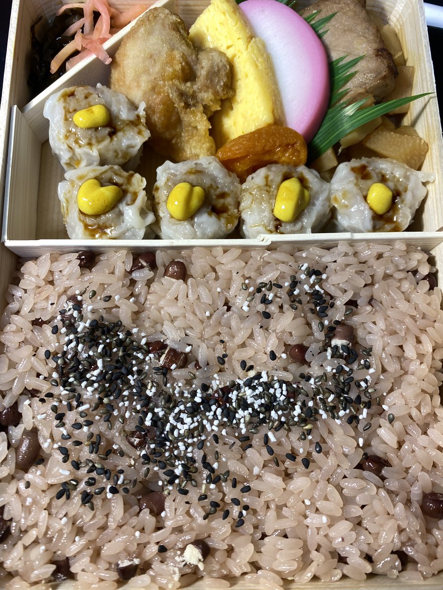 リニューアルしぶちかでお赤飯シウマイ弁当を買う
本店直送の紙巻き版であった 