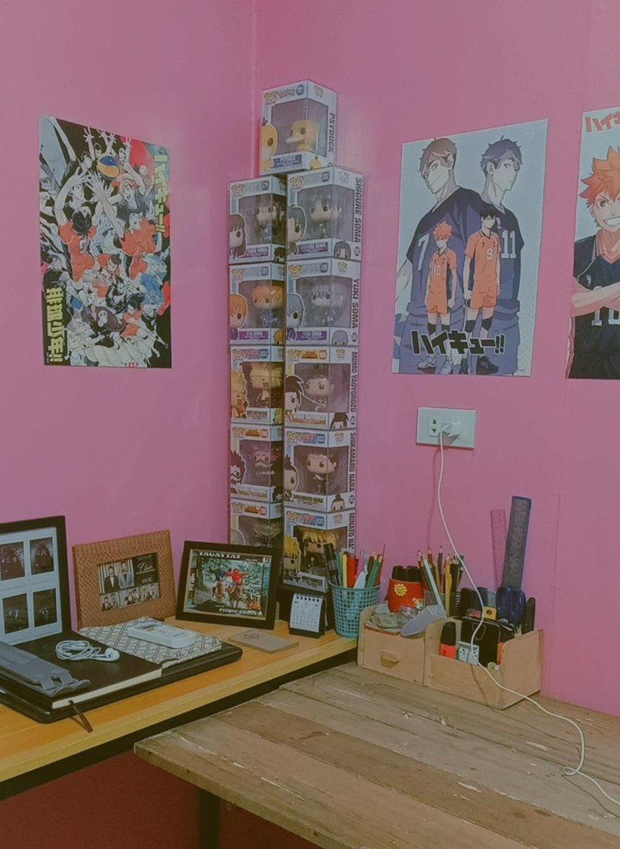 lovecaptainlevi's tweet photo. I love the whole aesthetic of my newly renovated room ✨ Its not yet done so I still have many things to do. #anitwt #room #anime https://t.co/Olaow8mTE3