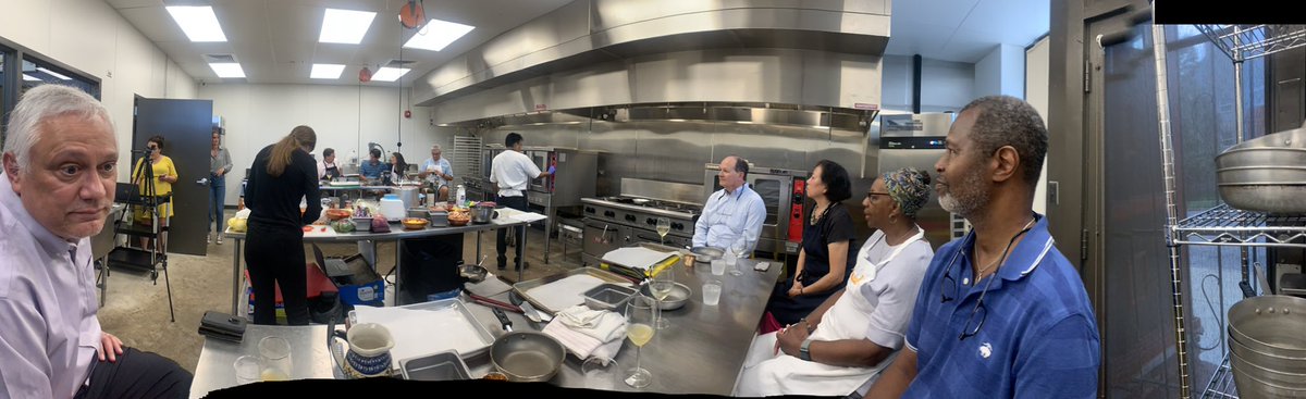 GabrielaBurian's tweet photo. #StLouis is warming up for the pre @FoodSystems Summit ๐คฉ
Thanks @WorldAffairsSTL @Bayer4Crops for such a special night with @raconteur_food towards #HealthForAll #hunger4none #SDGs https://t.co/ngNzFlkqBa