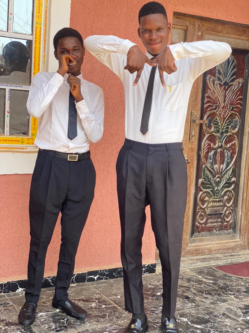 impharouq_itz's tweet photo. #law #LawSchool #nigerianlawstudents #justinskye #wizkidayo #WizkidAt31 #WIZKIDDAY #Wizkid https://t.co/yd8e3g1u6r