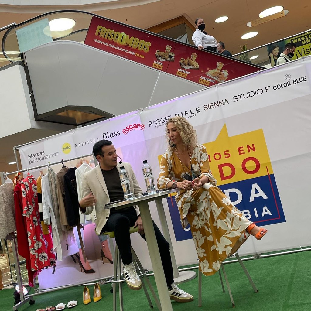Unicentro_Med's tweet photo. Lleno de ideas, inspiración, mucho talento y moda colombiana, fue como vivimos este jueves de charla de moda, en compañía de @adrygomeztrends y @wearejahir
¡Revive aquí los mejores momentos!
#Charlas #Moda #ModoModa #UnicentroMedellín https://t.co/V0LZQCiunT