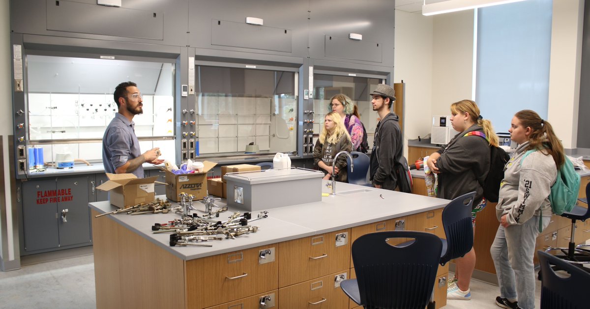 swocc's tweet photo. Chemistry Professor Mike Springer shows Upward Bound students high-tech equipment and gadgets he is unpacking for his brand new lab. You bet, chemistry can be fun! #SWOCCbuilds #ourcampus https://t.co/jkasuRqy5k