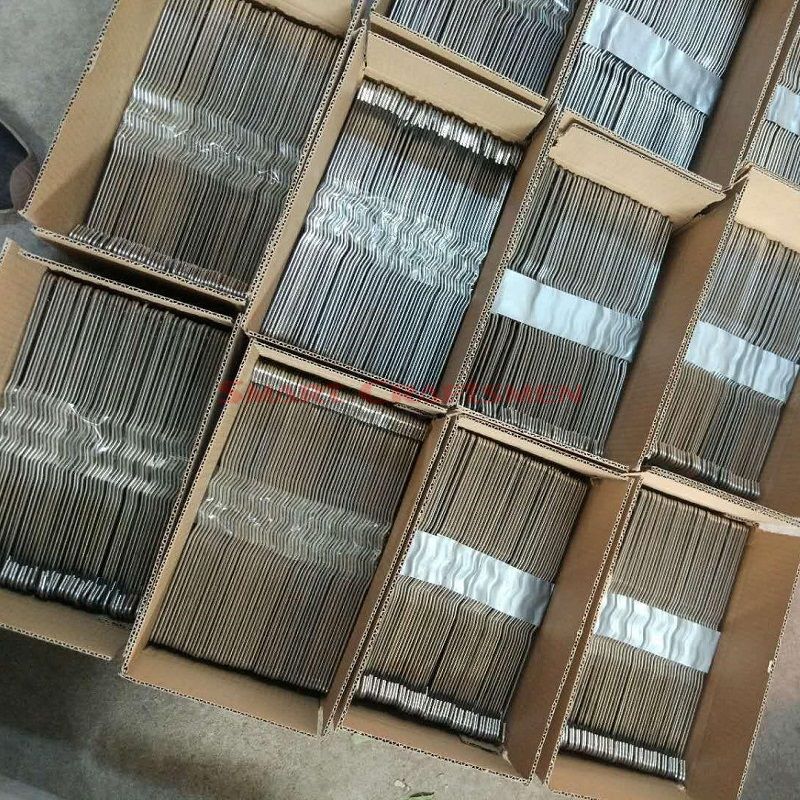 CraftsmenMetal's tweet image. The Type 2 wall tie is a general purpose tie suitable for cavities from 50mm to 150mm and can be used for Europe domestic houses and small commercial buildings up to 15 metres in height.
bit.ly/2RXmaYQ 
#SpringSteelWire #FrameWire #GalvanziedSteelWire