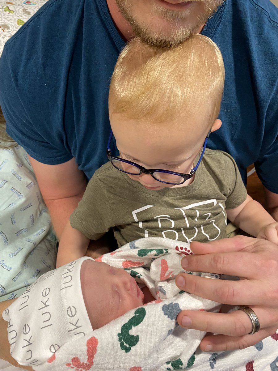 coachlsullivan's tweet photo. We are so incredibly blessed to have Luke David Sullivan join our family today! 

Thank you to everyone for the thoughts and prayers. 

6lbs 11oz and 20 inches. Born at 1:10 pm. https://t.co/CRXfoPi61v