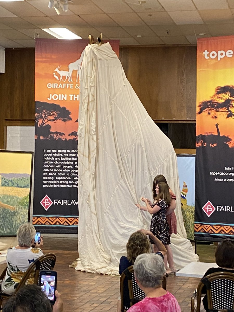 PSI_WU_TECH's tweet image. Tonight was the unveiling of the giraffe statue at Fairlawn Plaza that will be placed at the new exhibit at the zoo when it is completed!