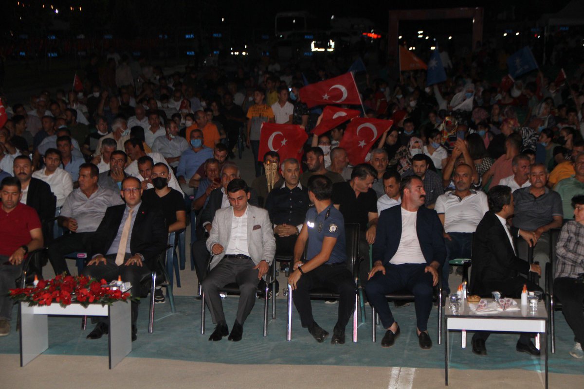bismilbelediye's tweet photo. Protokol konuşmalarında kürsüye gelen Bismil Kaymakamı ve Belediye Başkan V. Hamza Türkmen, 15 Temmuz Demokrasi ve Milli Birlik Günü hakkında önemli mesajlar  verdi. @RTErdogan @suleymansoylu @munirkaraloglu @ridvanakyol_d https://t.co/xbs3NzzVAu