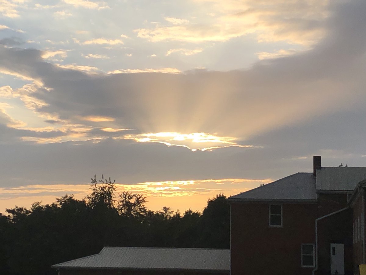 easthickmanbc's tweet photo. South Lexington after the rain ⁦@easthickmanbc⁩ ⁦@TomAckermanWx⁩ ⁦@BillMeck⁩ https://t.co/pQX7A9v7ST