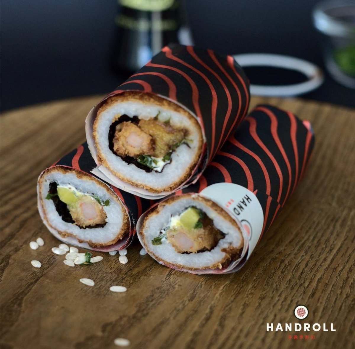handrollve's tweet photo. ¿Quieres ganarte una cena para dos? Participa por dos (2) #Handroll clásicos con solo estos simples pasos: 🍤 

1. Debes seguirnos.❗️
2. Darle RT (para la aplicación del sorteo) 🔂
3. Mencionar a la persona con quien compartirás el premio de Handroll. ✅

¡No lo dejes pasar! 🔥 https://t.co/HaP2NrcA7l