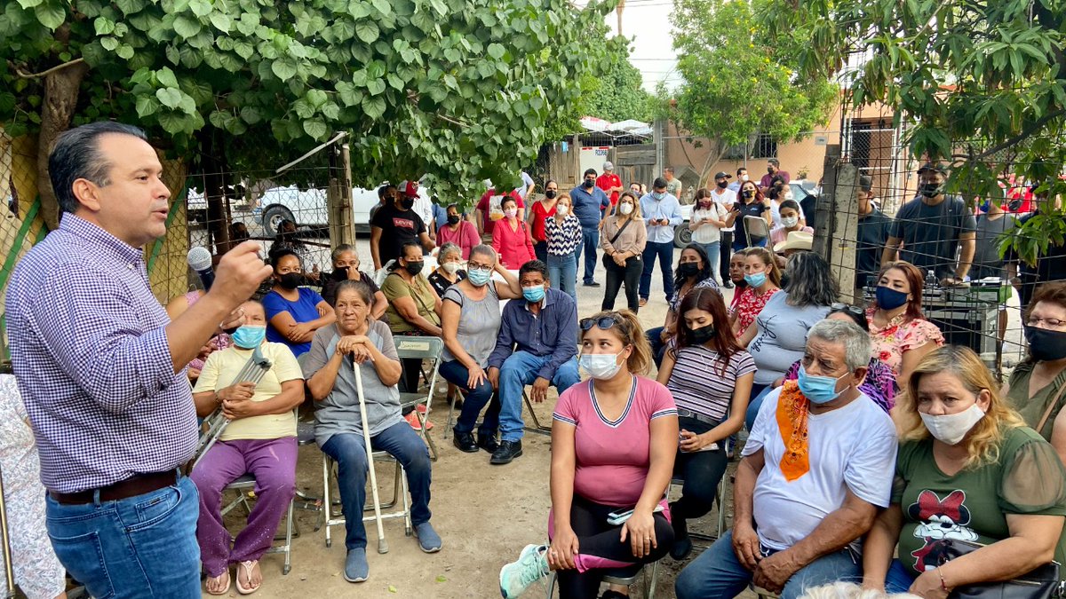 republica78's tweet photo. #Hermosillo | Les vamos a corresponder con resultados, por eso estamos aquí y quisimos aprovechar esta que será una de las muchas visitas que vamos a hacer, para tener Gobierno Municipal más cerca de ustedes y sobre todo, las soluciones” @tonoastiazaran 
https://t.co/GLrjaWoJWG https://t.co/ljozxvOzmM