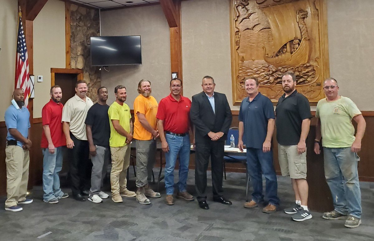 MidAmCarpenters's tweet image. Great to see Local Unions back meeting in person! Last night #Local272 swore in its E-Board. Get involved and attend your LU meetings! #UnionStrong #CRCCarpenters