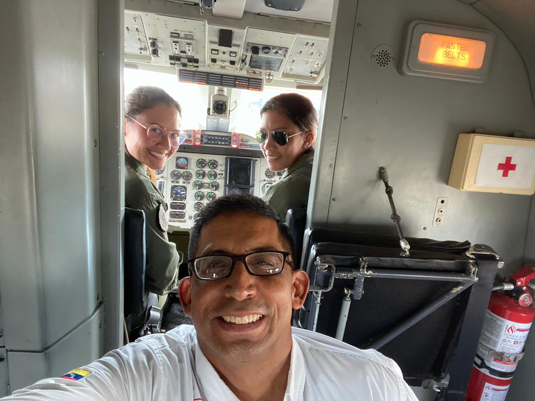 Quedé maravillado con las Piloto y copiloto #MujeresVenezolanas, que integran el #EjércitoVenezolano. Con quien tuve el honor de viajar para inspeccionar los Urbanismos de la #GMVV. A ustedes mi reconocimiento, son la demostración de la gallardía y valentía del #PuebloBravio