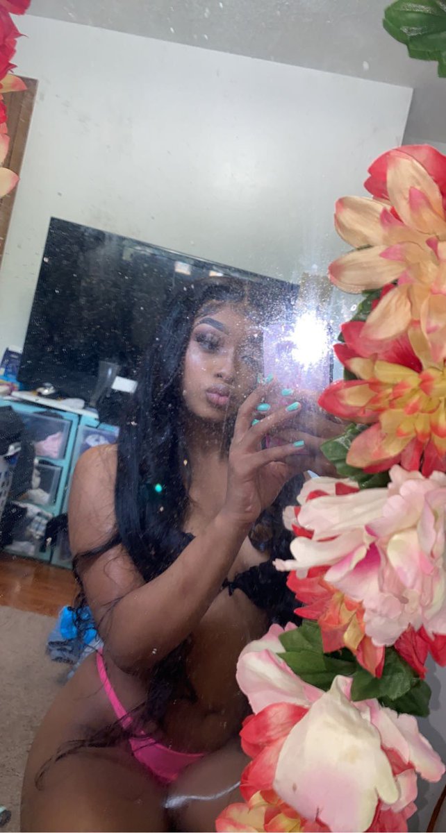 TheonlyChunli's tweet photo. Check me out on OF 🥰 #subscribe #comment #cashapp #buyingcontent #lightskinebony #onlyfanbabe #sellingcontent #sugarbaby #ContentCreator #sugardaddyneededasap    https://t.co/d5DV6e8kbh https://t.co/EGA4env94J