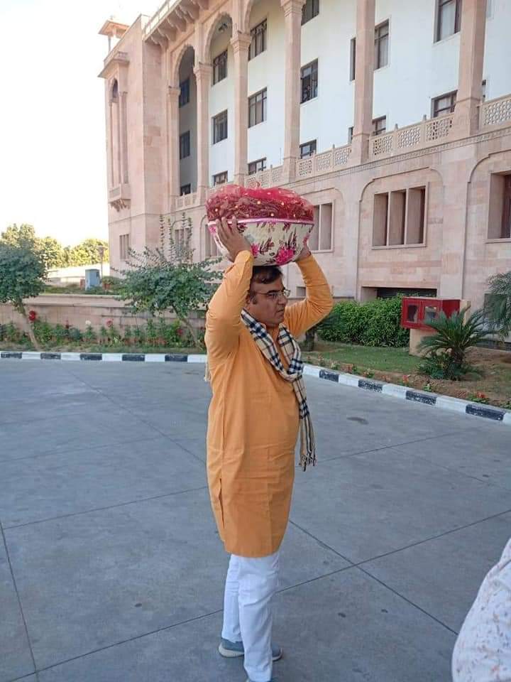 PARSARAMKHIMSAR's tweet photo. #WewithBiharilalBishnoi  #WewithBiharilalBishnoi उसूलों पे जहाँ आँच आये टकराना ज़रूरी है जो ज़िन्दा हों तो फिर जिन्दा नज़र आना ज़रूरी है #WewithBiharilalBishnoi https://t.co/EyvF9npnYP https://t.co/R4qnZErccP