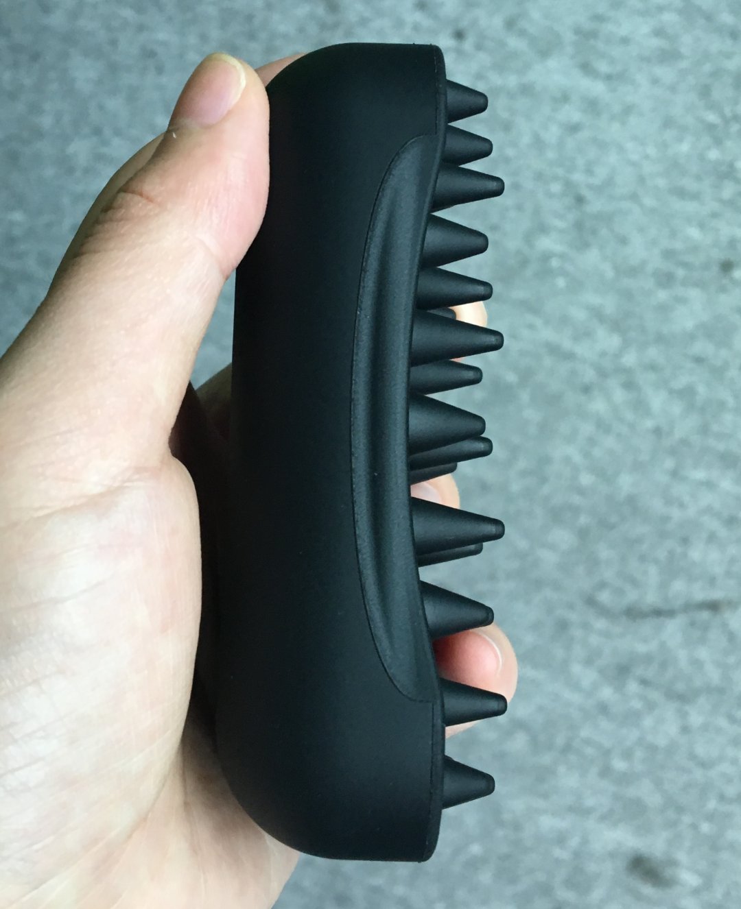 開運 バルクオムのシャンプーブラシ これ使ってから抜け毛が少なくなりました 持った感触もよく気に入ったバスグッズです T Co Trghmolzas Twitter