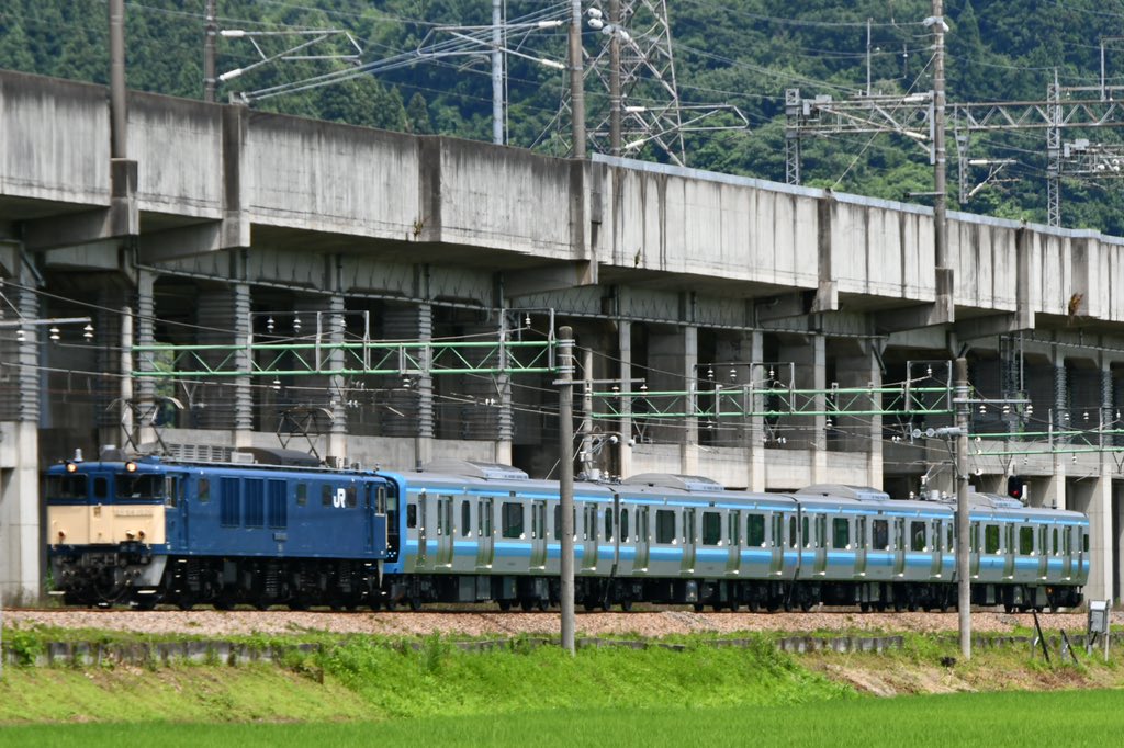 上越線E131系500番台相模線と上越新幹線