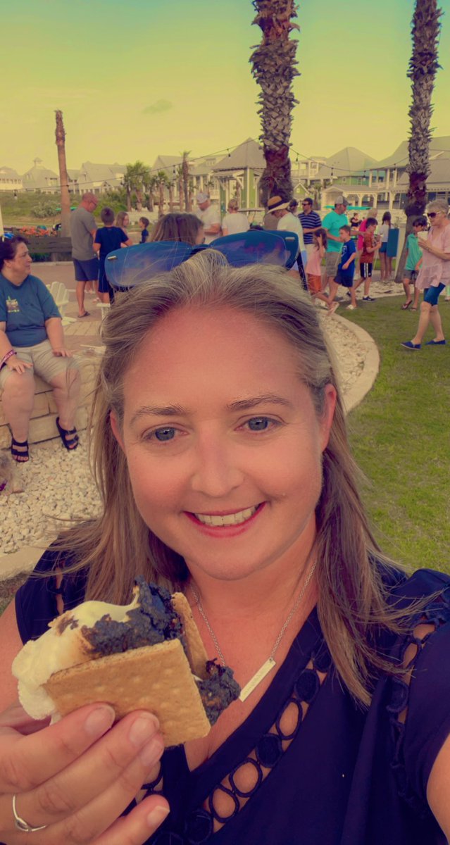 amanda_fraser9's tweet photo. Trip #3 Beach fun; Camping and s’more selfie. @NISDMichael #STARSUMMER #beachvacay #fraserfun https://t.co/gcpz6KxOD7
