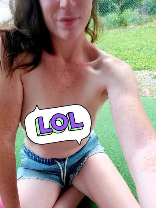 Missing out on my reddit and onlyfans. No censored images there buddy. #onlyfans #onlyfansgirls #titsout