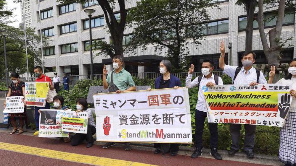 "We strongly condemn the fact that Japan’s public funds likely ended up in the hands of the Tatmadaw," says <a href="/MekongWatch/">メコン・ウォッチ/Mekong Watch</a> as groups called on Japan to cancel the real estate project "Y Complex" involving Myanmar’s defence ministry.  👉🏽 bit.ly/2U9gEUc #Bizhumanrights