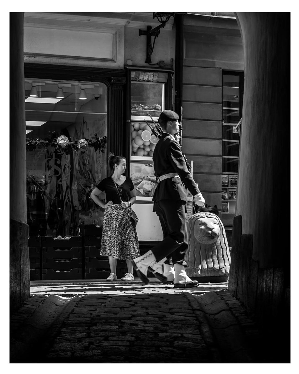 kebos81's tweet photo. Just another street photo hunting #photography #fotografia #BNW #fotografia #bnw_captures #bnwphotography #streetphoto #stockholm #Sweden https://t.co/yPHdcg1tiD