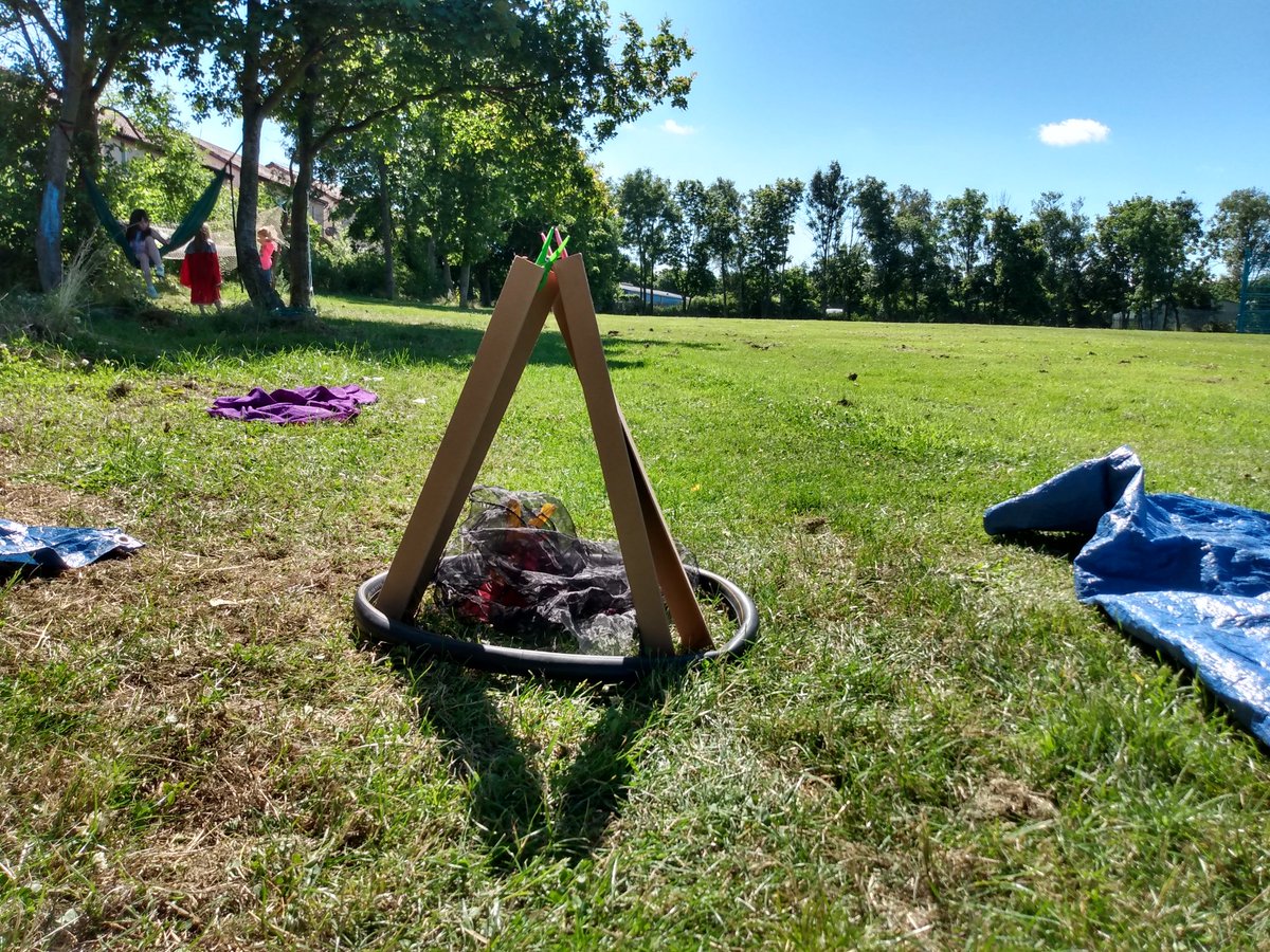 ELoosepartsplay's tweet photo. "At first I wanted to get involved, I thought the children would need help. Now I stand back, I'm amazed at what they can do."
Lovely reflection from a worker at a loose parts play session. We're always amazed by what children can do too π #ChoosePlay #OkToPlay https://t.co/HsJ1Rrbc6f