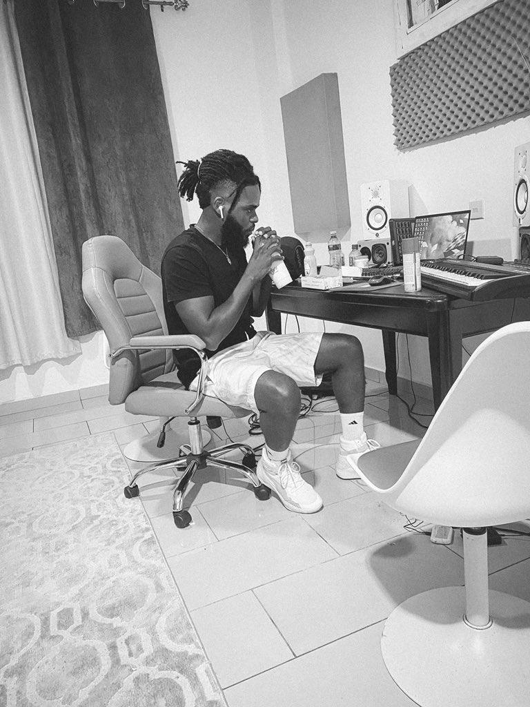 megaejofficial's tweet photo. I am +2 today! Kindly drop 2 gifts each by the studio🙏🏽♋️ https://t.co/vdtXL6E5VY