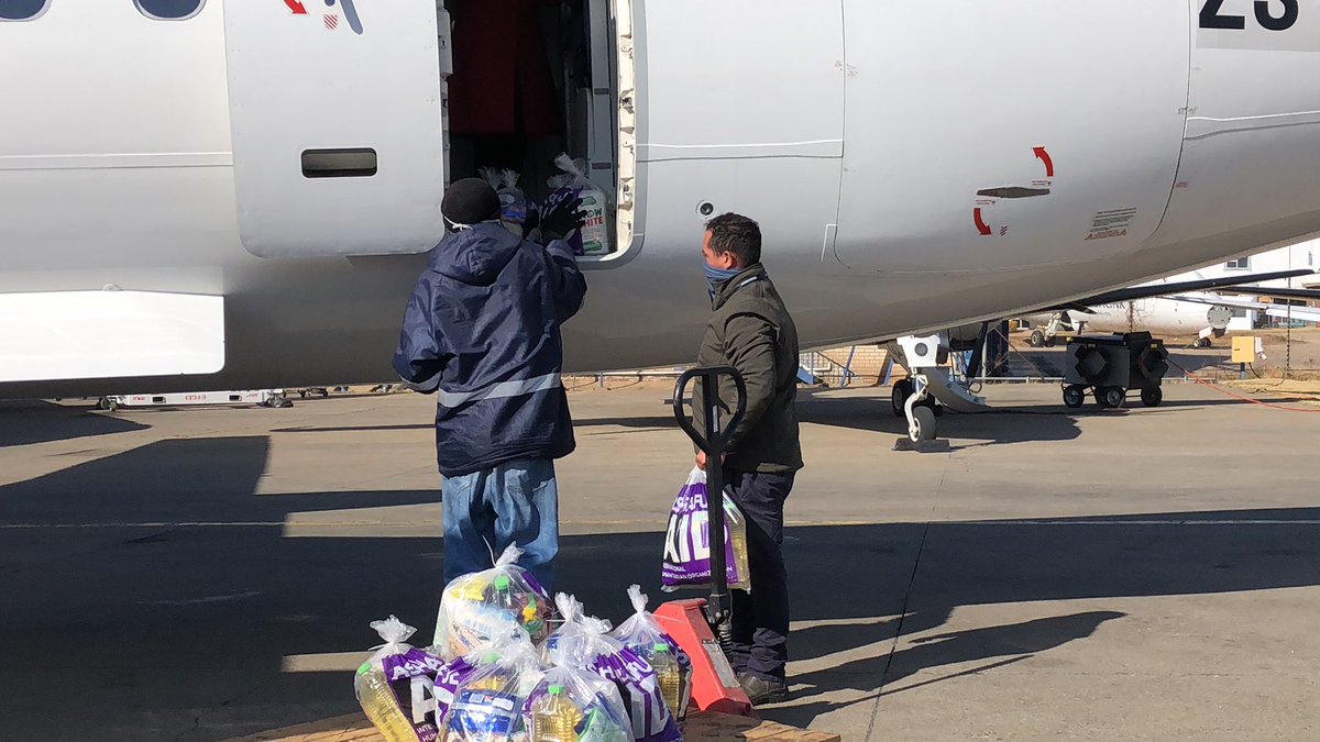 RianteP's tweet photo. #Looting This morning, approximately 4 tons of aid in the form of food, essential supplies and medication is being flown from JHB-KZN on Cem Air. The incredible Ashraful Aid organisation have put together countless hampers, which many private individuals have donated. @etvNewsSA https://t.co/YYv6gdMGTk