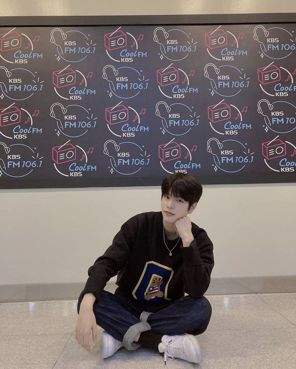 minhosakka's tweet photo. DESTINY MET ME
– kim seungmin au prompt.

Miguel Iñigo Gomez, one of the smartest students, infamous for being a lady seducer, meets Hana— a shy, reserved girl who has a lot in secret.

What if, in the middle of a tutoring session, they would come across an unusual agreement? https://t.co/qG7HYqGMfR