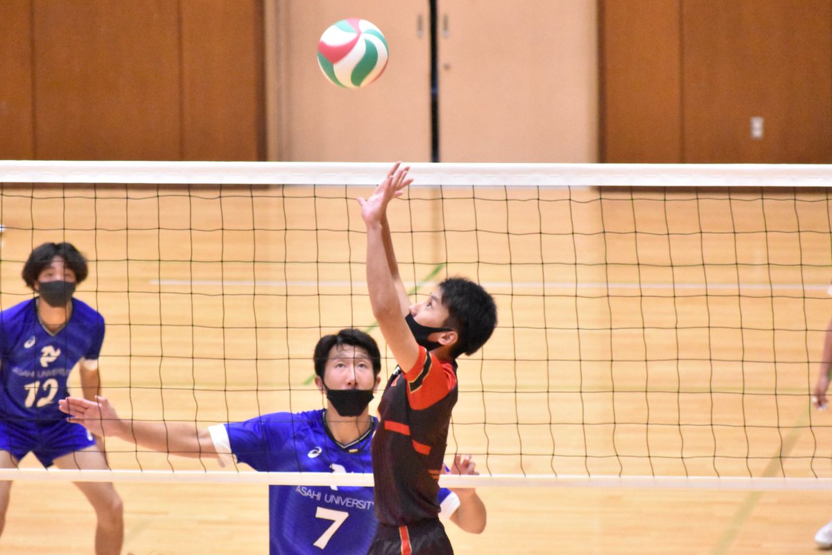 agu_men_vb's tweet photo. 東海男子1部リーグトーナメント大会

AGU 2（25-21 25-22）0 朝日大学
AGU 2（16-25 25-23 15-9）1 名城大学
AGU 0（22-25 22-25）2 中京大学

結果は準優勝でした。
応援ありがとうございました！ https://t.co/jZSQKd5uJs