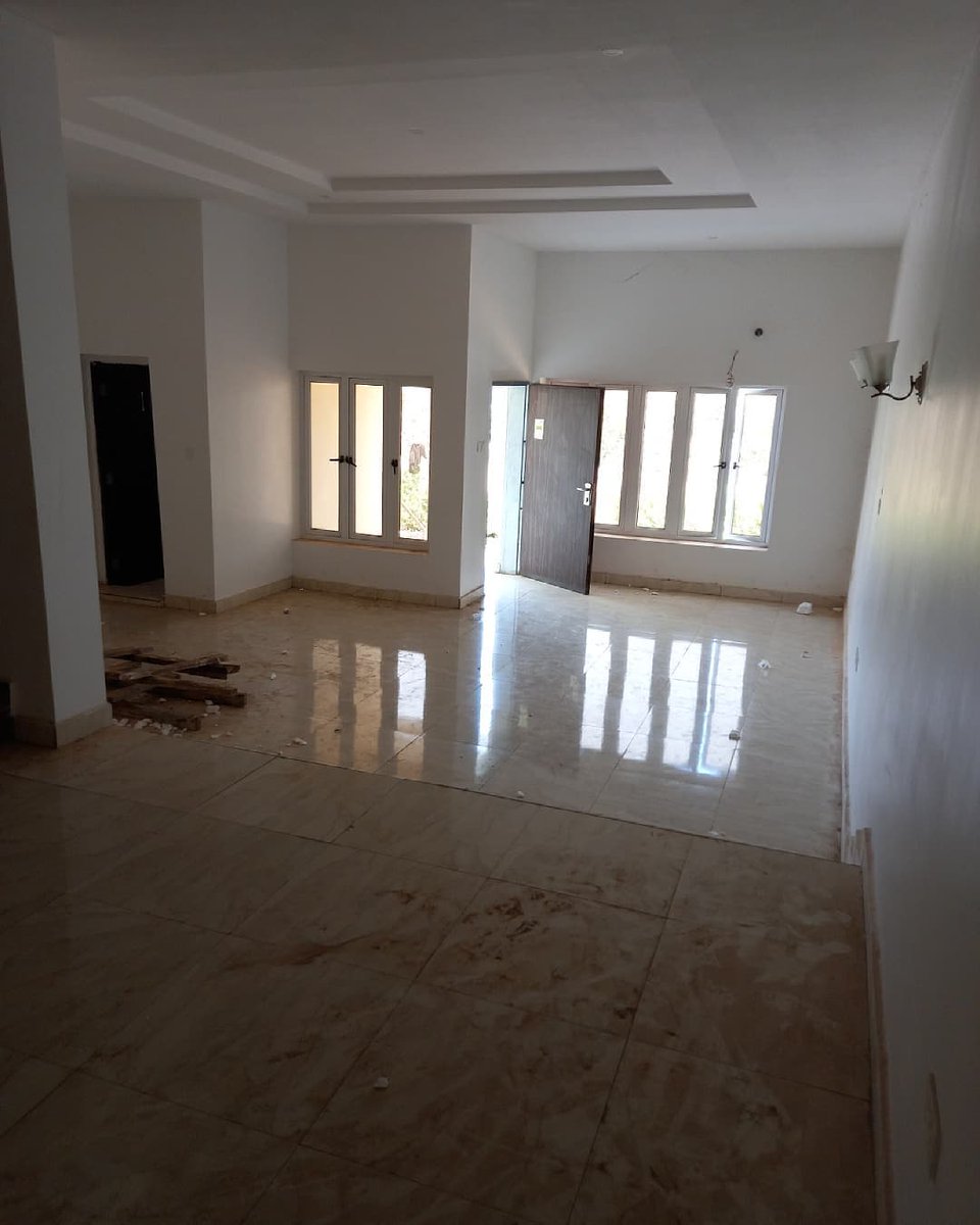 zubarealty's tweet photo. Terrace duplex for Sale 🏡
• 4 bedrooms
• Location: #guzape #abuja
• House Condition: New house
• Price: ₦75m ($183k)
#Feautres:
✓ 1 room boys quarters
✓ 2 living rooms
✓ all rooms ensuite
✓ Guest toilet, and more https://t.co/mYVviJBjSU