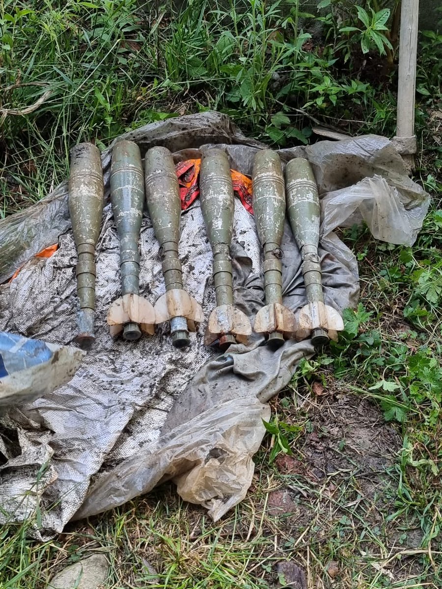 KB_Bulletin's tweet photo. #Kashmir: #Militant Hideout Busted By Joint Troops At #Nowdal Area Of #Tral In #Awantipora police #jurisdiction. https://t.co/eVOugeSp1G