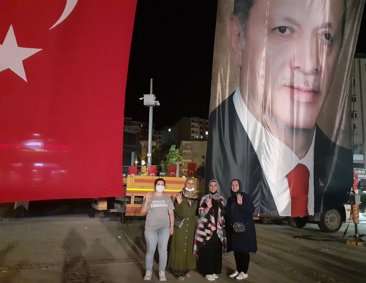 Cumamız Mübarek Olsun 🇹🇷🇹🇷
#15TemmuzuUnutma 
#TuerkiyeGecilmez 
<a href="/RTErdogan/">Recep Tayyip Erdoğan</a> 
<a href="/aysekesir/">Ayşe Keşir 🇹🇷🇹🇷🇹🇷</a> 
<a href="/KaraFidan/">Fatma Fidan KARA</a>
<a href="/BKulualp/">BİRTEN KULUALP</a> 
@SonglAKGUN23