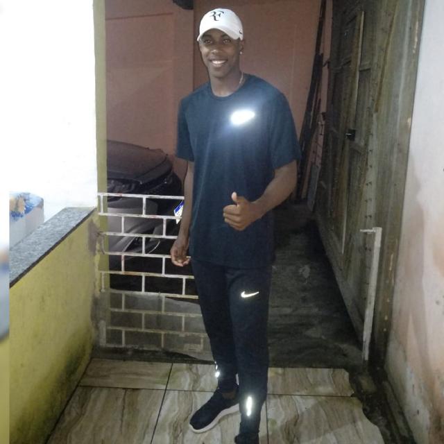 Matheus75366847's tweet photo. Nada de pedir somente agradecer a Deus por mais um ano de vida e por me protege de todo mal 💪😎🥳🥳 https://t.co/o3muNbJil1