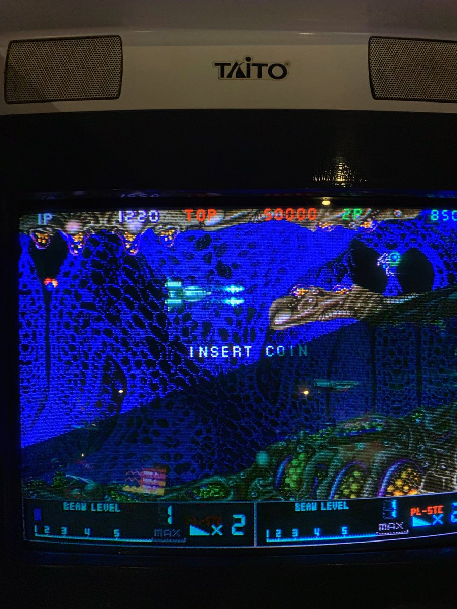 お知らせ】 池袋ゲーセンミカド2階！ ・メタルブラック・奇々怪界稼働しました！ シューティングでじっくり遊びながら涼んでいってね！  イケダさんのメタルブラックプレイ動画はこちらから！↓ https://t.co/OHiQc9X854 #池袋ミカド#