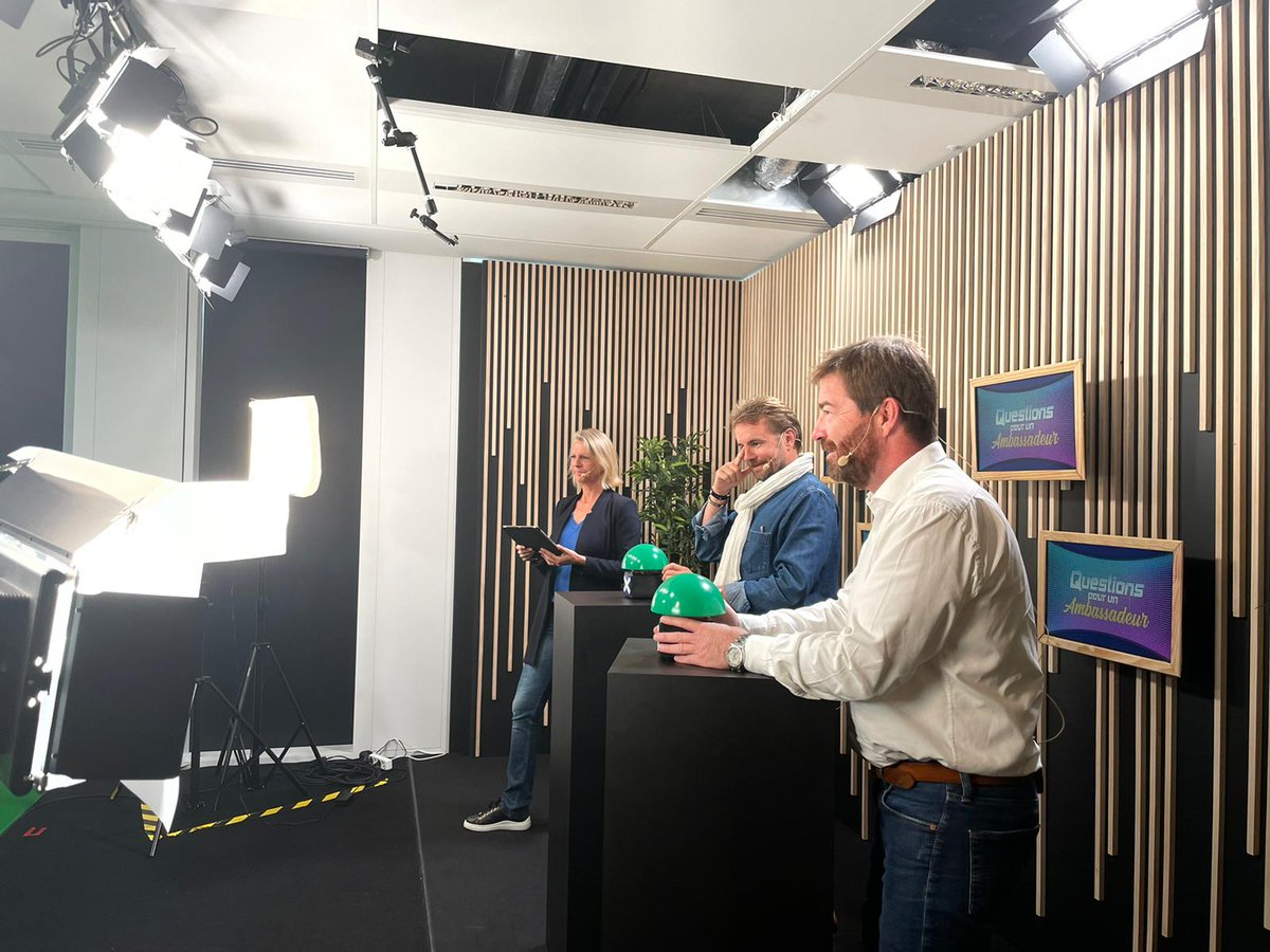 MCI_France's tweet photo. 🌱🌱🌱
En studio avec notre #teamRSE, on continue nos actions pour la certification #ISO20121 avec nos interviews "Questions pour un ambassadeur" !
#MCITeam #changeisnow #engagement https://t.co/SP40OYUSNT