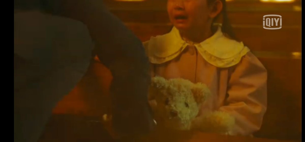kdramadaisy's tweet photo. so minister cha is the one who stepped on the bench where elijah's legs stucked in 😭 what the heck
#DevilJudgeEp4 https://t.co/GZ1mmWD4Ig