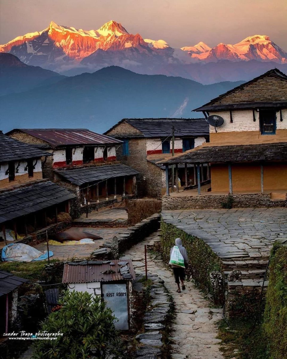 IndiaTales7's tweet photo. No…..It’s not Switzerland but it’s our Beautiful Sikkim 😍

#DekhoApnaDesh 
#IncredibleIndia 🇮🇳 https://t.co/3ANBAKddbS