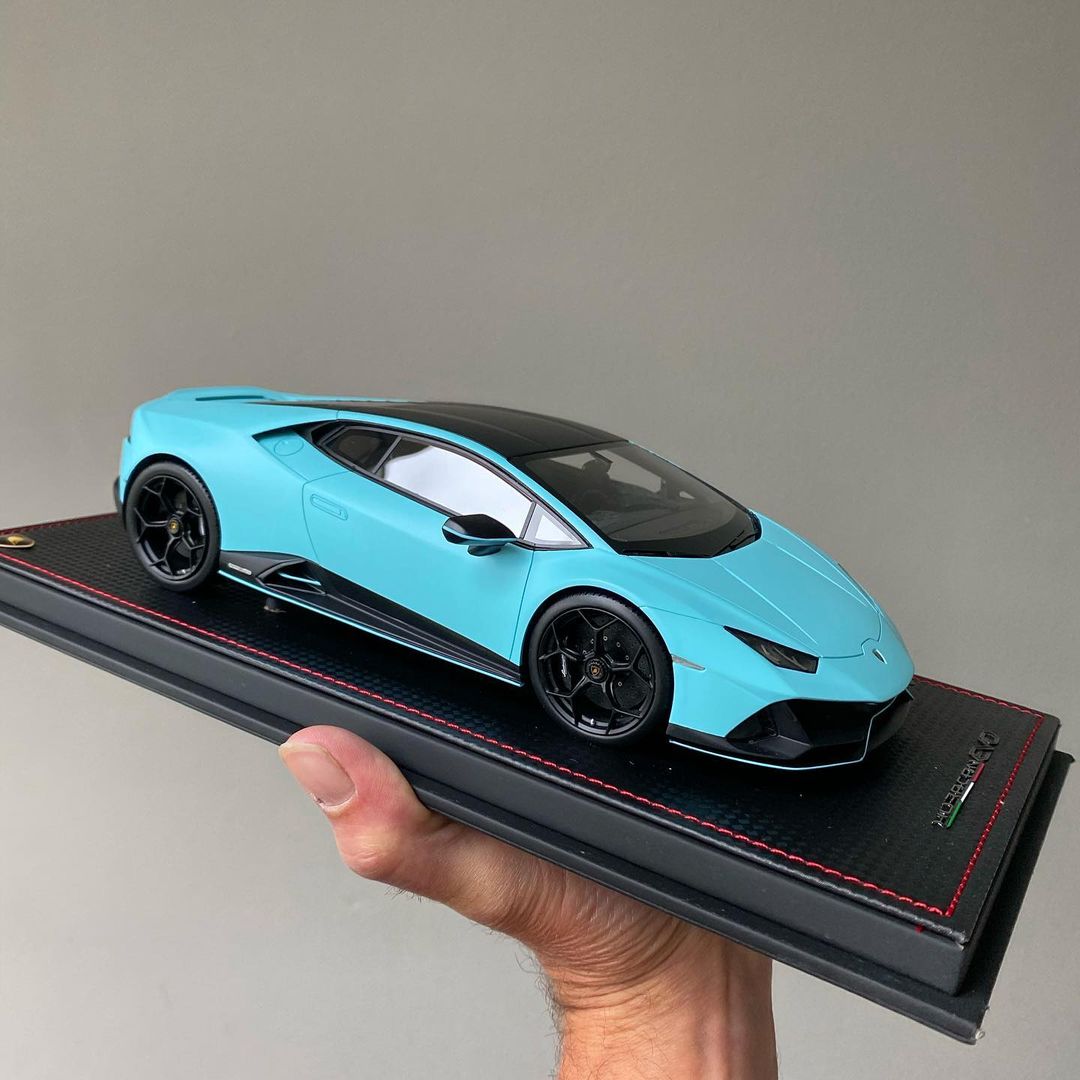 GLTSA's tweet photo. 📷 by @lamborghini_118: "Lamborghini Huracan Evo Fluo Capsule Celeste Fedra 24/25 💙😍 #lamborghinihuracanevo #mrcollection #lamborghini #modelcars #autoartmodels https://t.co/lDmuV1TiXu