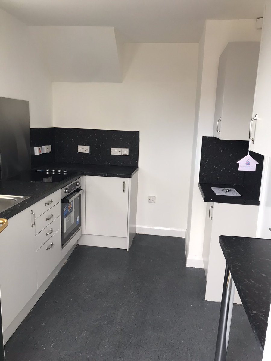 gradeinthetrade's tweet photo. Another magnet kitchen in with splashbacks and flooring and painting done ready for someone to move in #joinery #rental #Agrade https://t.co/YBJdAEEmpa